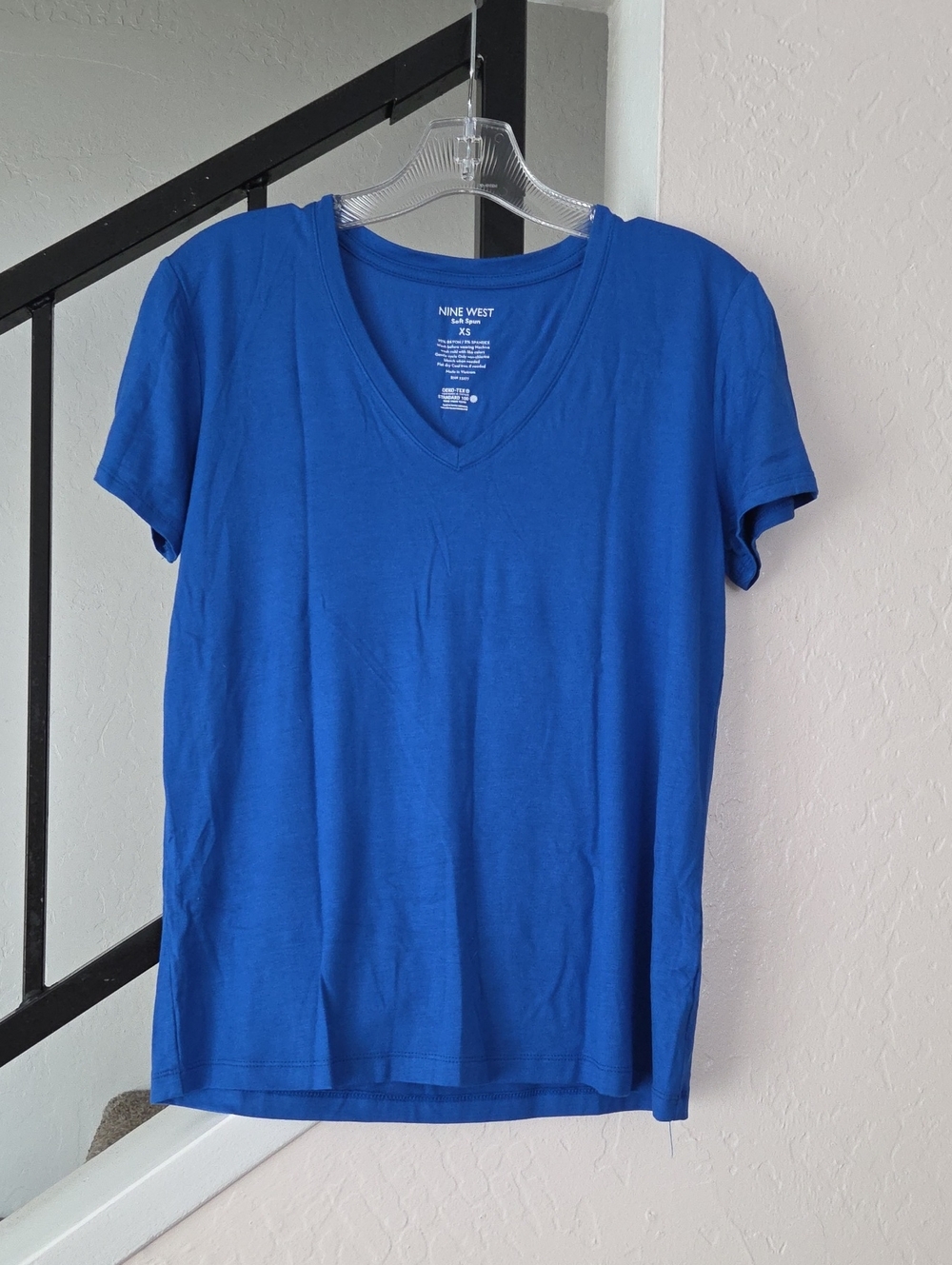 Nine West V-Neck Short Sleeve Tee in Bright Blue Size XS